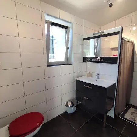 R Homps Apartment